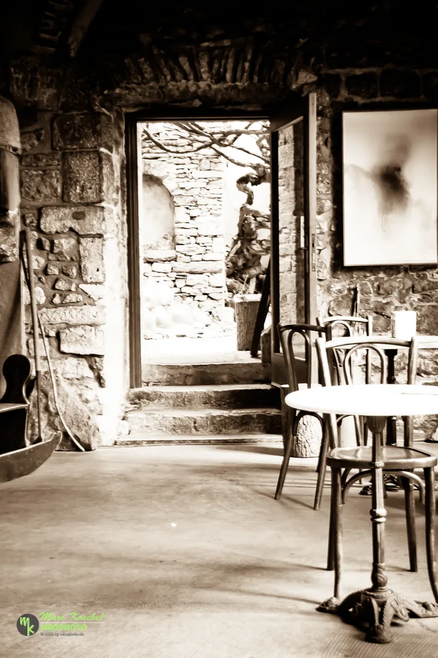 Bistro in Burgundy